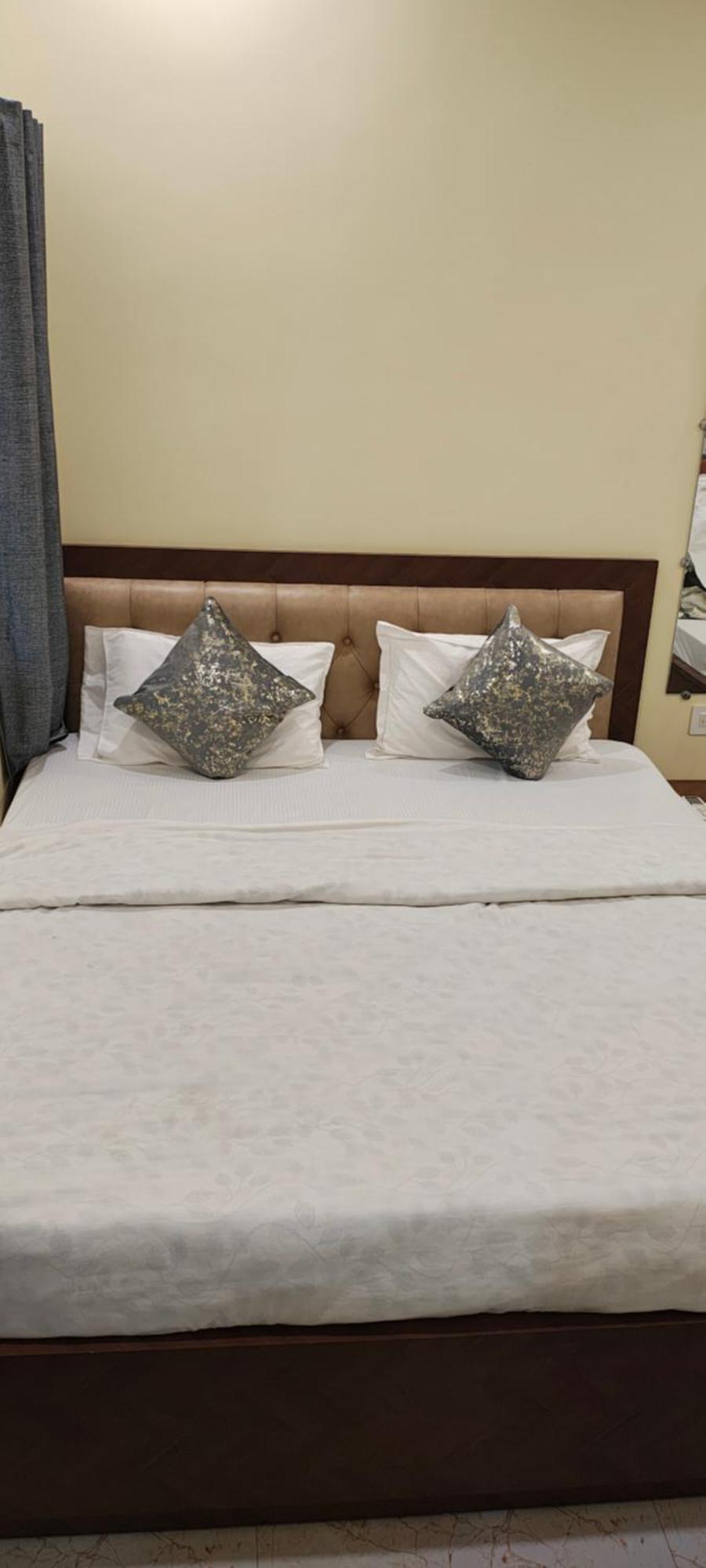 Ganga Sparsh Hotel Varanasi Ngoại thất bức ảnh