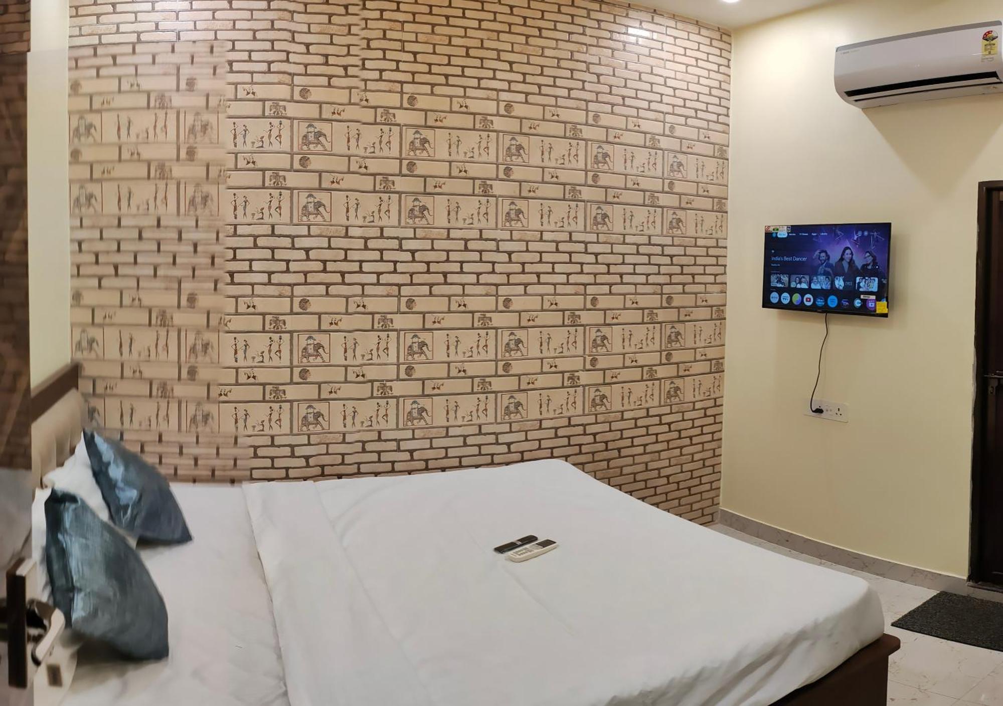 Ganga Sparsh Hotel Varanasi Ngoại thất bức ảnh