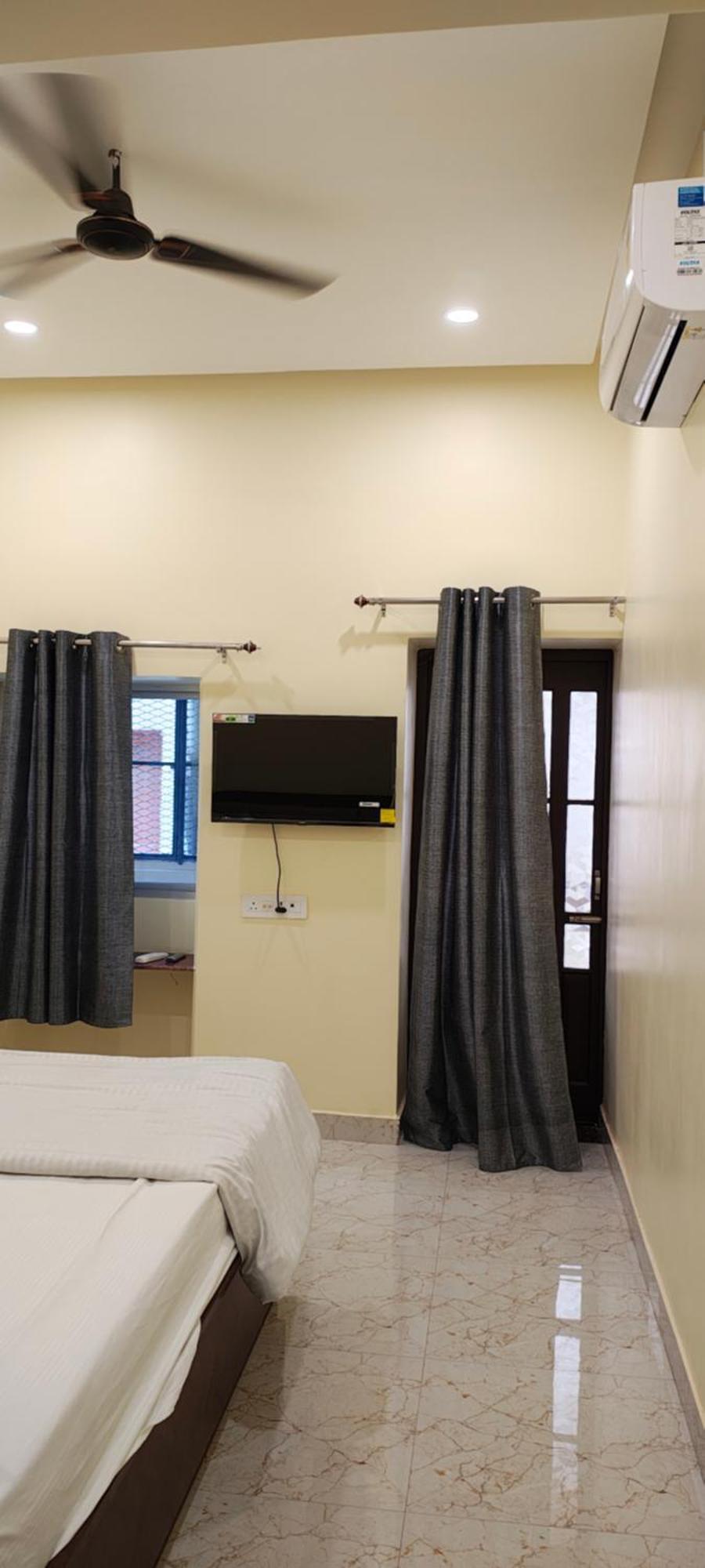 Ganga Sparsh Hotel Varanasi Ngoại thất bức ảnh